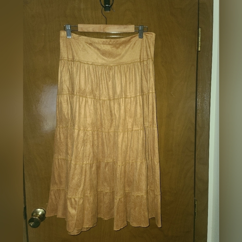Sahalie tiered suade look skirt sz 8